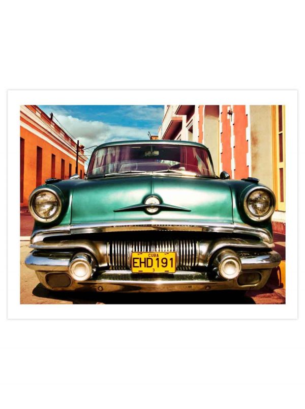 TRA-008-01-Vintage-American-car-in-Habana,-Cuba